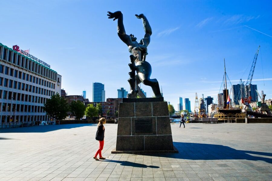 Rotterdam Walking Tour and Harbor Cruise - Old Harbor, Surviving Landmarks, and the Shopping “Sales Gutter”