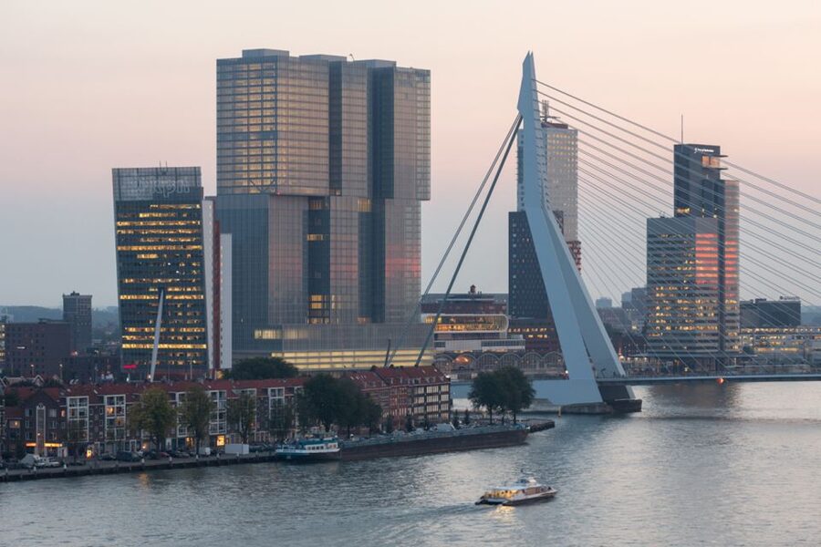 Rotterdam: Wilhelminapier, High-rise & floating architecture - From Holland America Line roots to De Rotterdam today