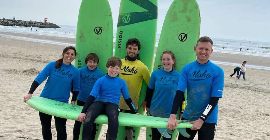 Scheveningen Beach: 1,5 hour Surf experience for families - How the 1.5 hours on the water usually feels