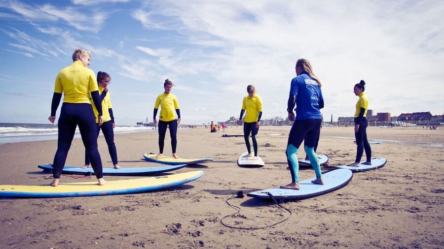 Scheveningen Full-day Surfing lessons with Lunch - Your Scheveningen surf day at Aloha Surfschool