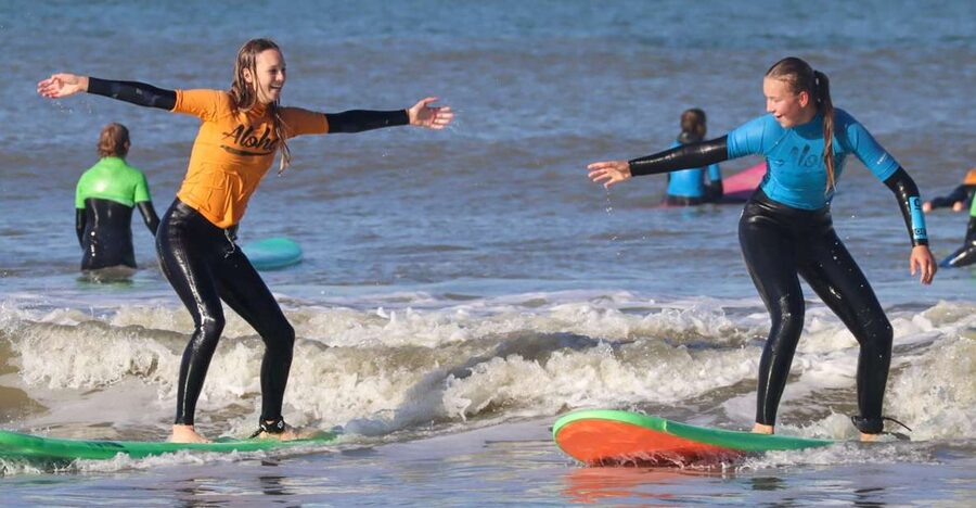 Scheveningen Full-day Surfing lessons with Lunch - Morning setup: theory and safety first, not last