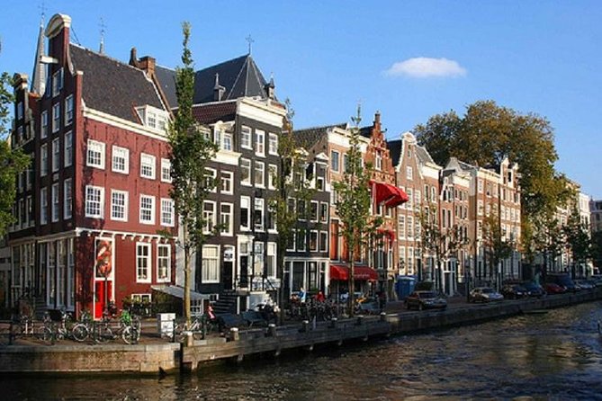 Secrets of Amsterdam Walking Tour plus Dutch Sweets Tasting - Begijnhof: a calm pocket where the guide can talk longer