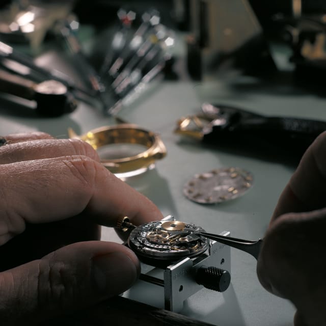 See Diamonds In Style Tour - Your guided intro: the Diamond District story and the 4 C’s