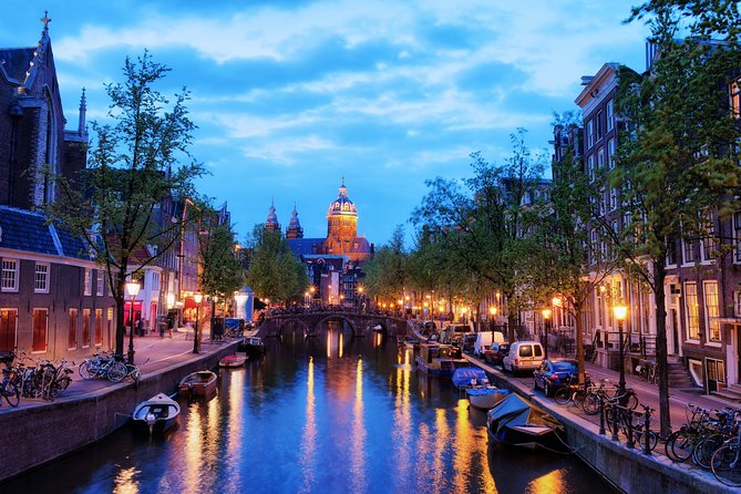 Self-Guided Audio Tour of The Red Light District - A Roman Catholic basilica, then canals for breathing room