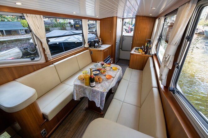 Small Group Boutique All-Inclusive Tour (max 12 p) With Captain - Meeting on Singel and Settling Into the Drift Away