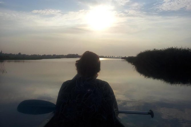 Small-Group Guided Sunset Canoe Tour in Waterland with Dinner - What to pack for a canoe sunset in Waterland