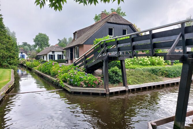Small-Group Tour to Windmills & Giethoorn with boat tour - Timing and what to pack for a smooth day