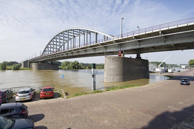 Small group WWII Tour: Nazi concentration Camp & Battle of Arnhem - Food and comfort on a long WWII day