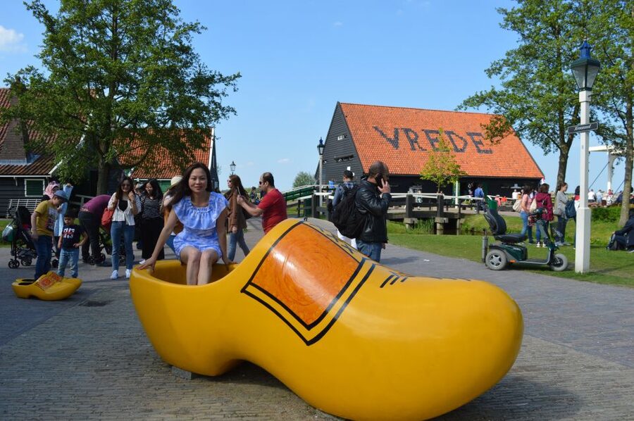Small Group Zaanse Schans & Volendam Tour w/ Hotel Pick up - Volendam free time: how to use it well