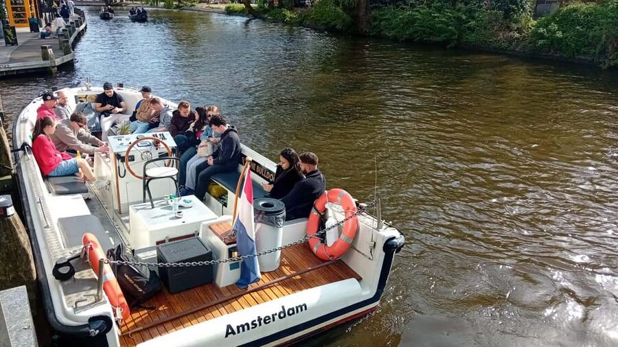 Smoke & Boat Amsterdam - The Official 420 Canal Cruise - Key highlights at a glance