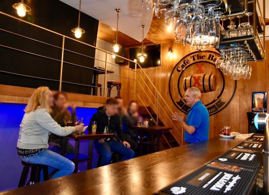 Sprechen Sie Gras? German Tour of Amsterdam's Coffeeshops - Canal views and historic streets: where the camera actually earns its keep