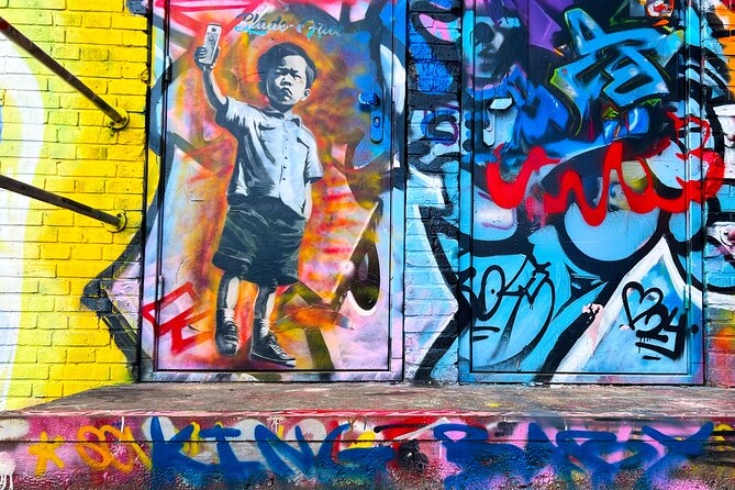 Street Art Walking Tour, private local Dutch guide - How to prepare for a 2.5-hour street art route