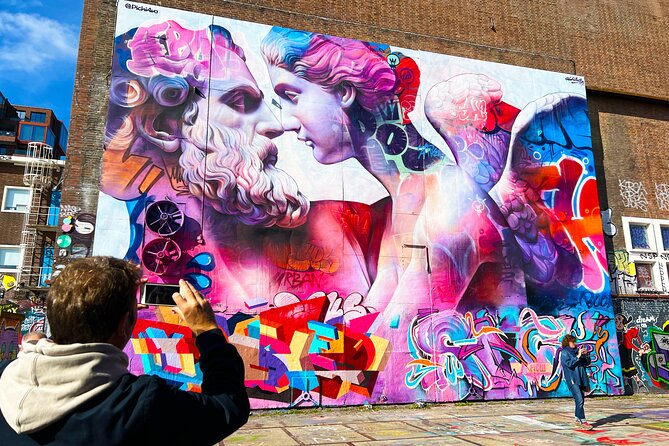 Street Art Walking Tour, private local Dutch guide - Central Station’s secret street sculpture, quick but memorable