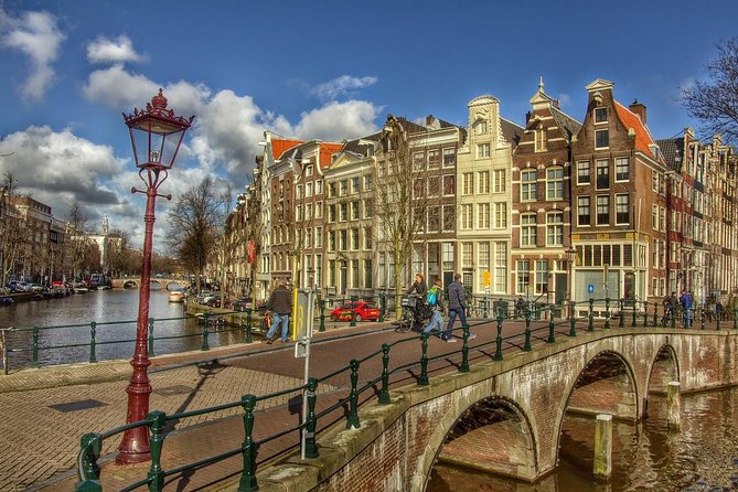 Taxi from a hotel in Amsterdam to the cruise port in Amsterdam - Mercedes comfort, luggage limits, and the kind of driver you want