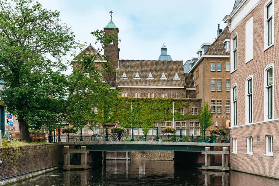 The Hague: Canal Cruise - Canal Cruise 101 in The Hague: What you’ll actually see