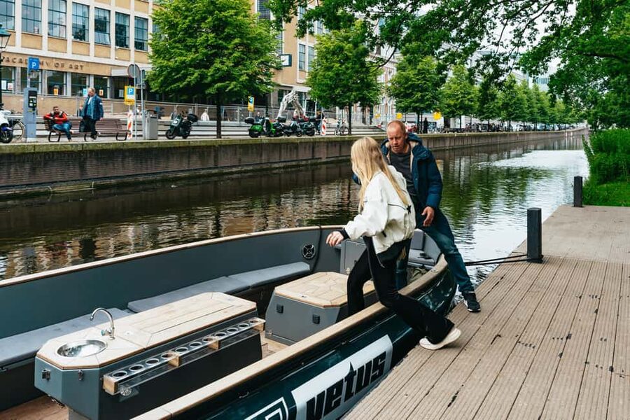The Hague: Canal Cruise - Price and value: is $17 worth 90 minutes?