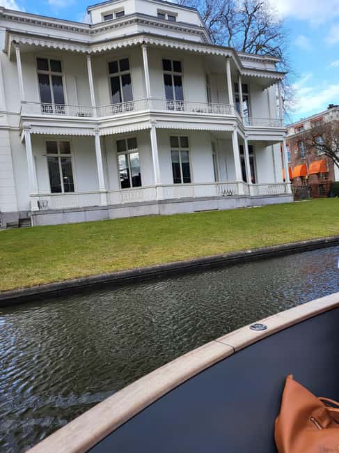 The Hague: Canal Cruise with Live Guide Winter edition - Key things I would plan around