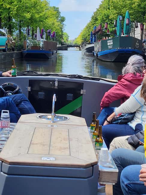 The Hague: Canal Cruise with Live Guide Winter edition - Price value check: is $24 a fair deal for 75 minutes?