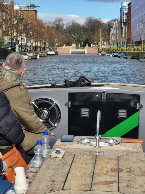 The Hague: Canal Cruise with Live Guide Winter edition - Practical tips before you go: shoes, bags, and the low-bridge reality