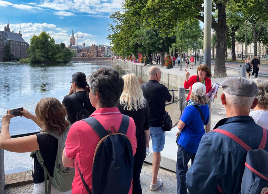 The Hague: City Walking Tour - Hofvijver court pond: why The Hague feels different