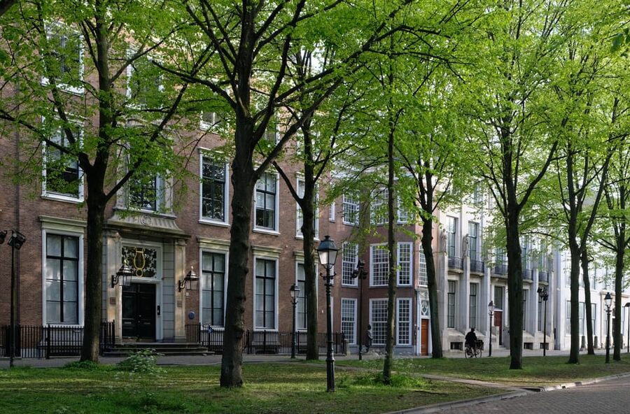 The Hague: City Walking Tour - Palaces along the route: royal context without the hype