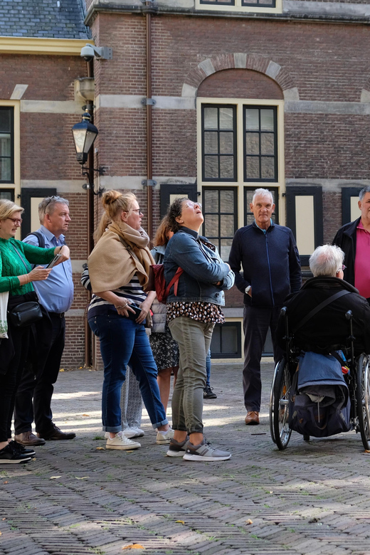The Hague: City Walking Tour - Meeting at the Willem I statue: a smart starting point