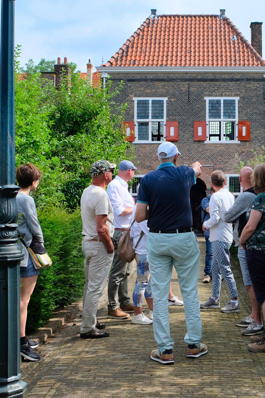 The Hague: Courtyard Walking Tour - The hofje tradition: from 16th-century housing to today’s quiet rhythm