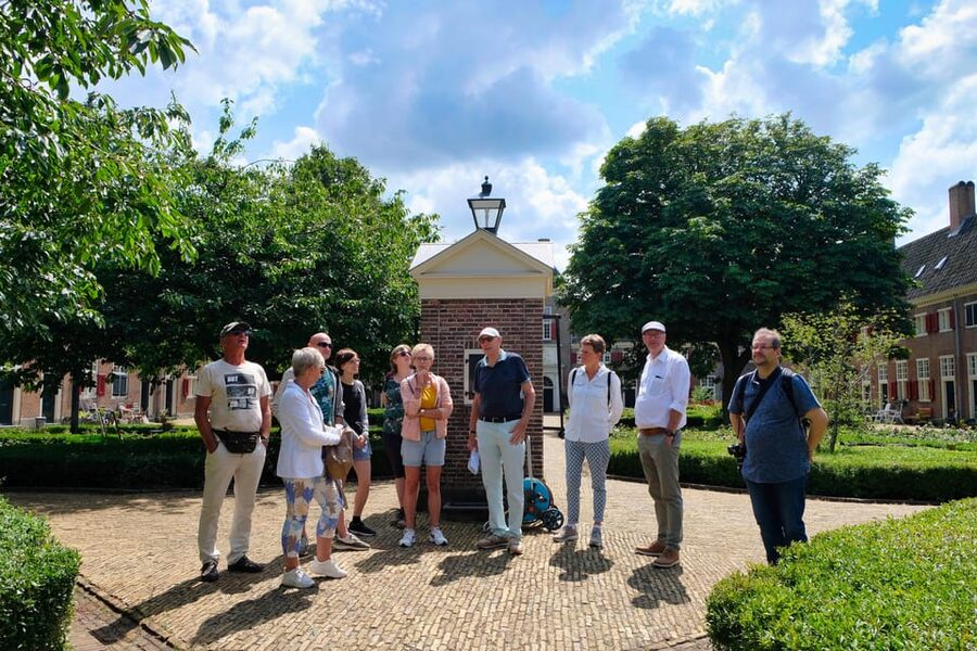 The Hague: Courtyard Walking Tour - Accessibility and what to expect walking through courtyards