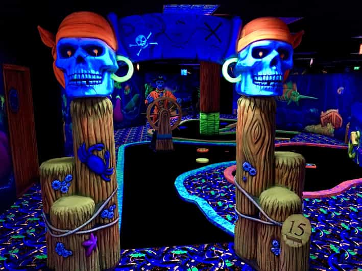 The Hague: Glowgolf Glow in the Dark Indoor Minigolf - Key things I’d focus on before you go