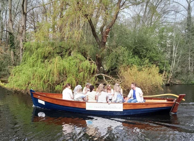 The Hague: individual tickets for an electric boattour! - A quick way to see Den Haag from the water