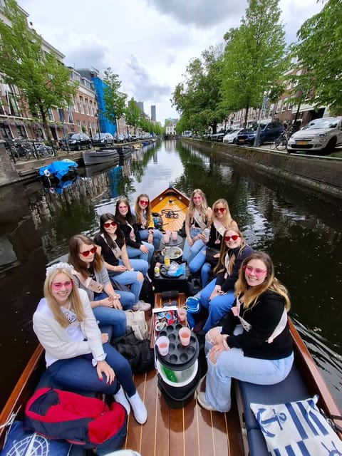 The Hague: Private Boattour up to 10 persons - Price and value: what $206 per group gets you