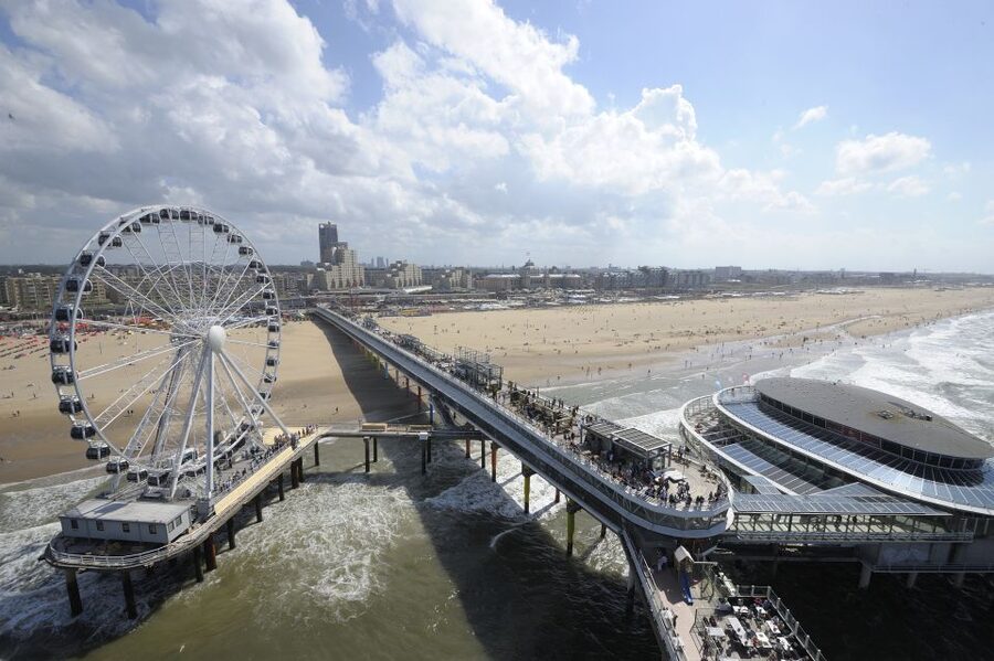 The Hague: The Pier SkyView Ticket with Drink and Snack - Inside the closed, air-conditioned gondola for a 12 to 15 minute ride