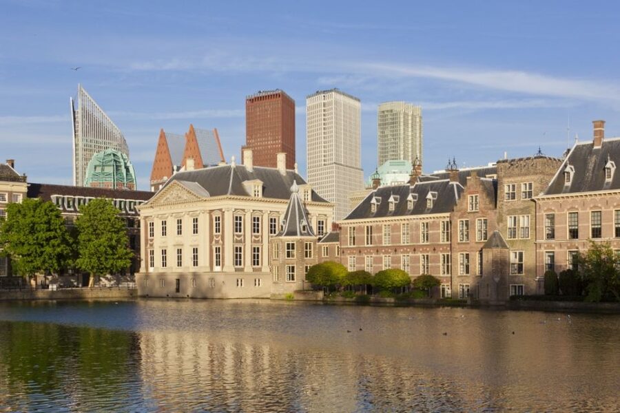 The Hague Walking Tour - Parliament buildings on old hunting-ground land