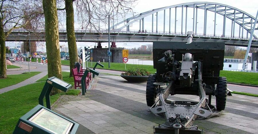 The Netherlands: WW2 Private Day Trip - Hotel pickup and private driving, the real time saver
