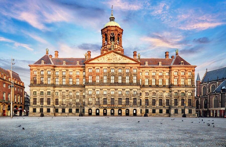 The True Story of Anne Frank's Diary Private Guided Tour - The 5-hour option: extended time plus private transport