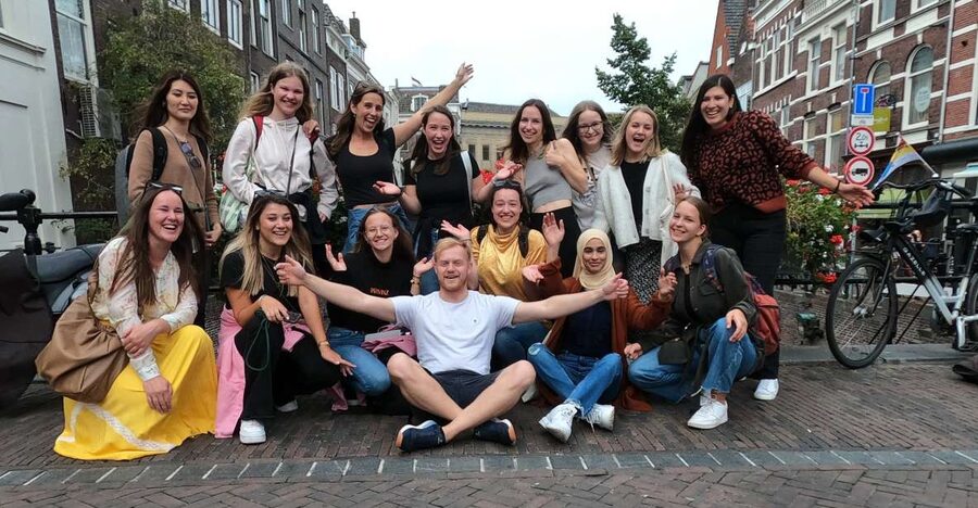 Utrecht: Guided Highlights Walking Tour - Weather Reality and Walking Comfort: Bring the Right Stuff