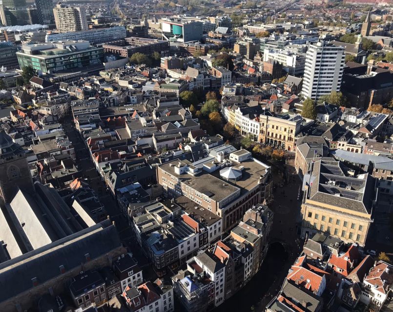 Utrecht: Guided Highlights Walking Tour - De Zakkendrager, Pretzel Lore, and Market Vredenburg