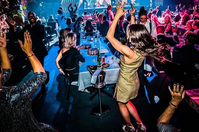 VEGAS Dazzling Variety Dinner Show in Amsterdam - The Vegas Variety Show: Live Music, Magic, Dancers, Acrobatics, Burlesque
