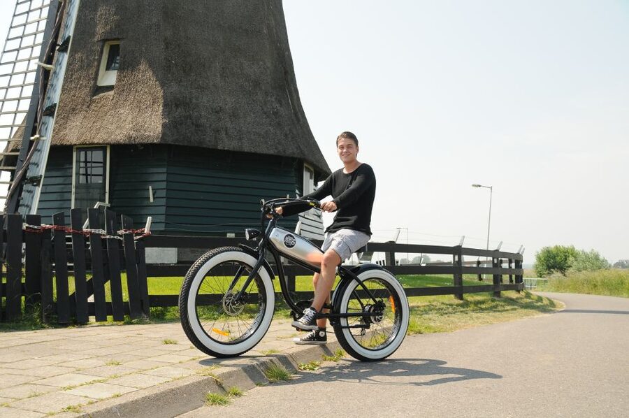 Volendam: E-Fatbike Rental - Monnickendam: old harbor charm and a beer-brewery stop
