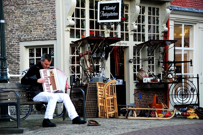 Walking Tour of Delft - The City of Orange and Blue - How the Guide Brings Johannes Vermeer Into Delft