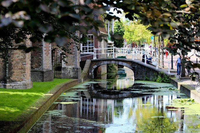Walking Tour of Delft - The City of Orange and Blue - The Lopsided Question: Learning by Looking at the Angle