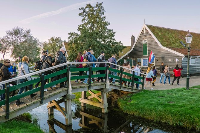 Windmill Tour from Amsterdam, Including Volendam & Marken - Bus Comfort, Shops, and the Little Timing Surprises