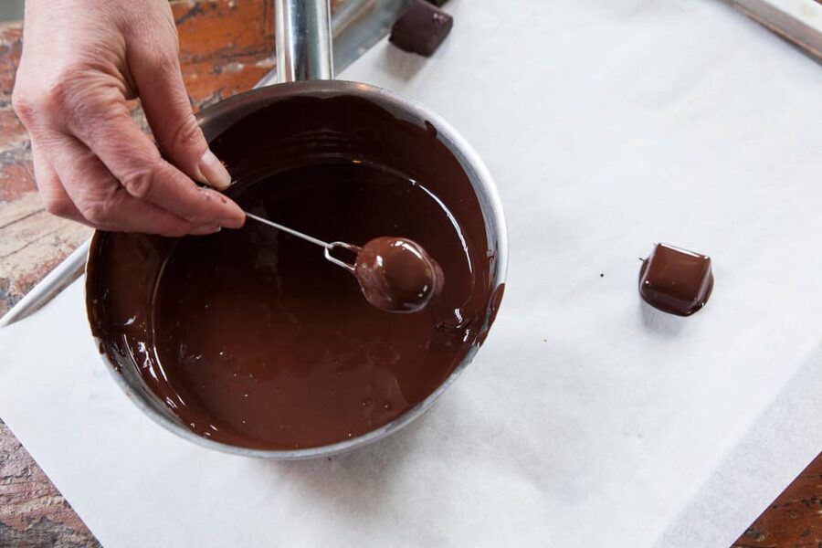 Zaandijk-Near Zaanse Schans Chocolate making demo & tasting - Languages and the small-group feel that makes questions easier