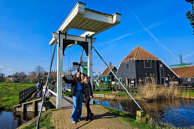 Zaanse Schans and Cheese Tasting Guided Tour from Amsterdam - Where Meeting Can Get Tricky: Make Your Start Point Bulletproof