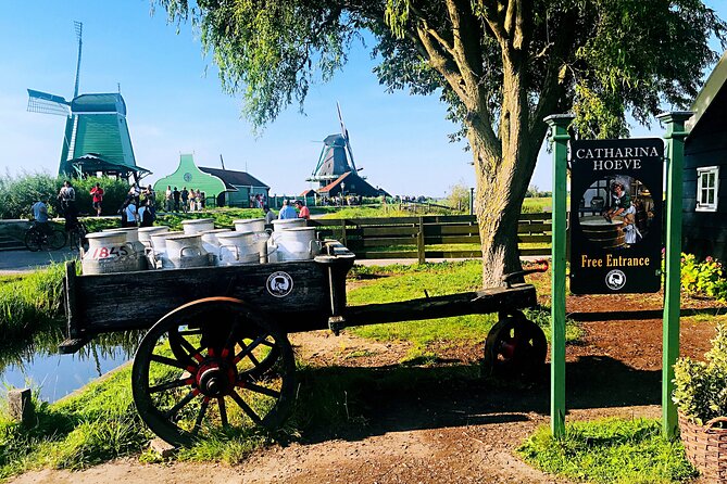 Zaanse Schans and Giethoorn Small-Group Tour with Hotel Pick-Up - Catharina Hoeve and the tasting: what to expect in the cheese farm stop
