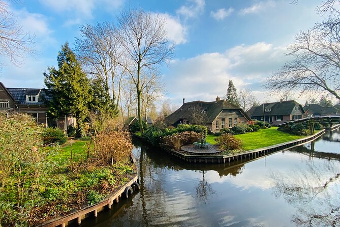 Zaanse Schans and Giethoorn Small-Group Tour with Hotel Pick-Up - Wooden shoes workshop: watch the making, then try the colors