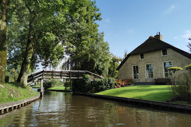 Zaanse Schans and Giethoorn Small-Group Tour with Hotel Pick-Up - The diamond tour: quick, guided, and oddly fascinating