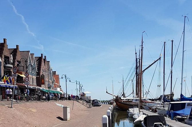 Zaanse Schans and Volendam Private Tour – Clogs, Cheese and More - Private transportation that actually matters: WiFi, comfort, and fewer headaches