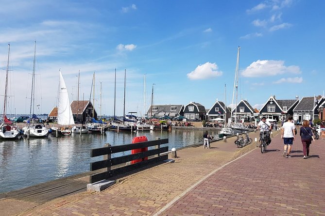 Zaanse Schans and Volendam Private Tour – Clogs, Cheese and More - When to book and how to time your day for better photos