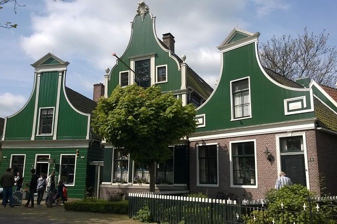 Zaanse Schans and Volendam Private Tour from Amsterdam - Paintmill De Kat: The Inside Look at a Working Windmill